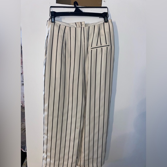 White and Black Striped Flowy Pants from Top Shop - Picture 2 of 3